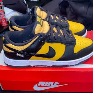 Black/university gold-white Nike dunk low size:8